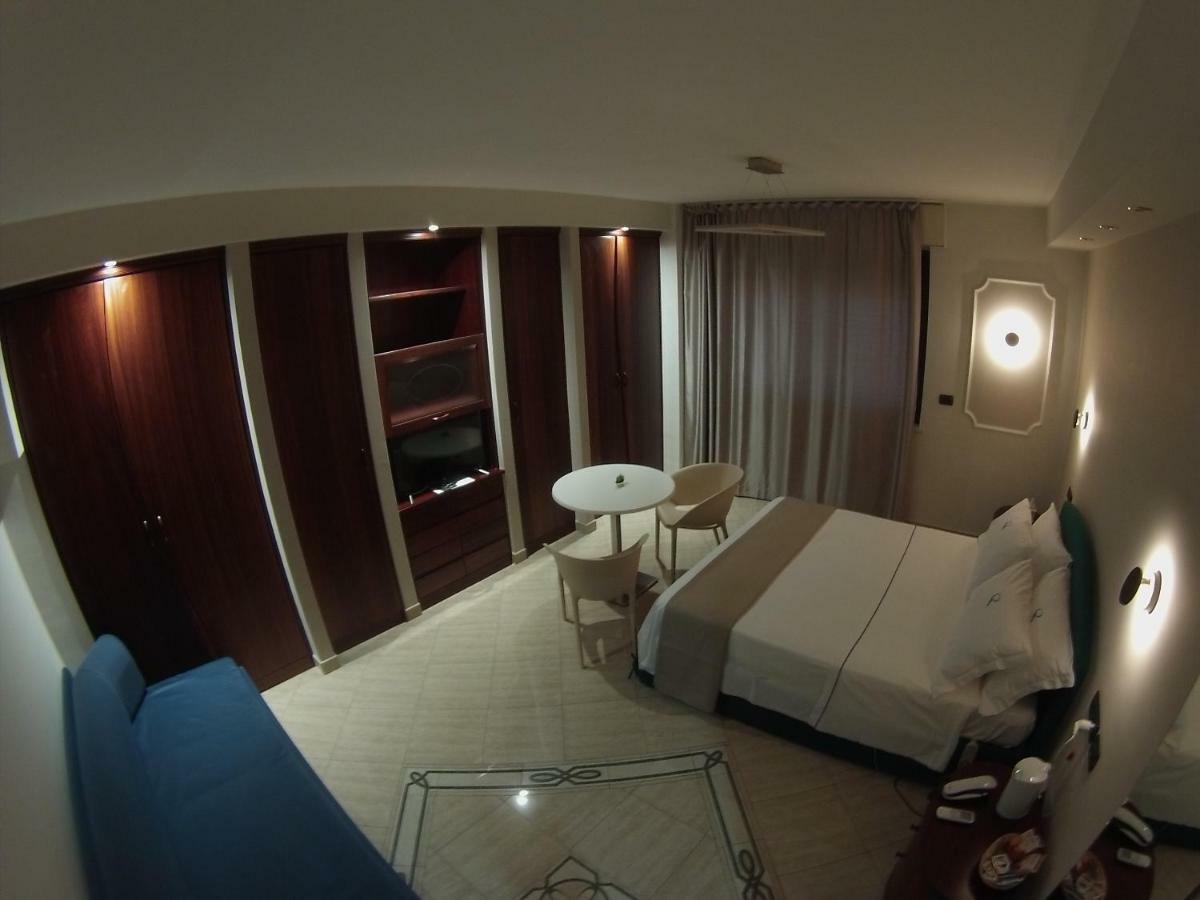 Sonevi Rooms Nápoles Exterior foto